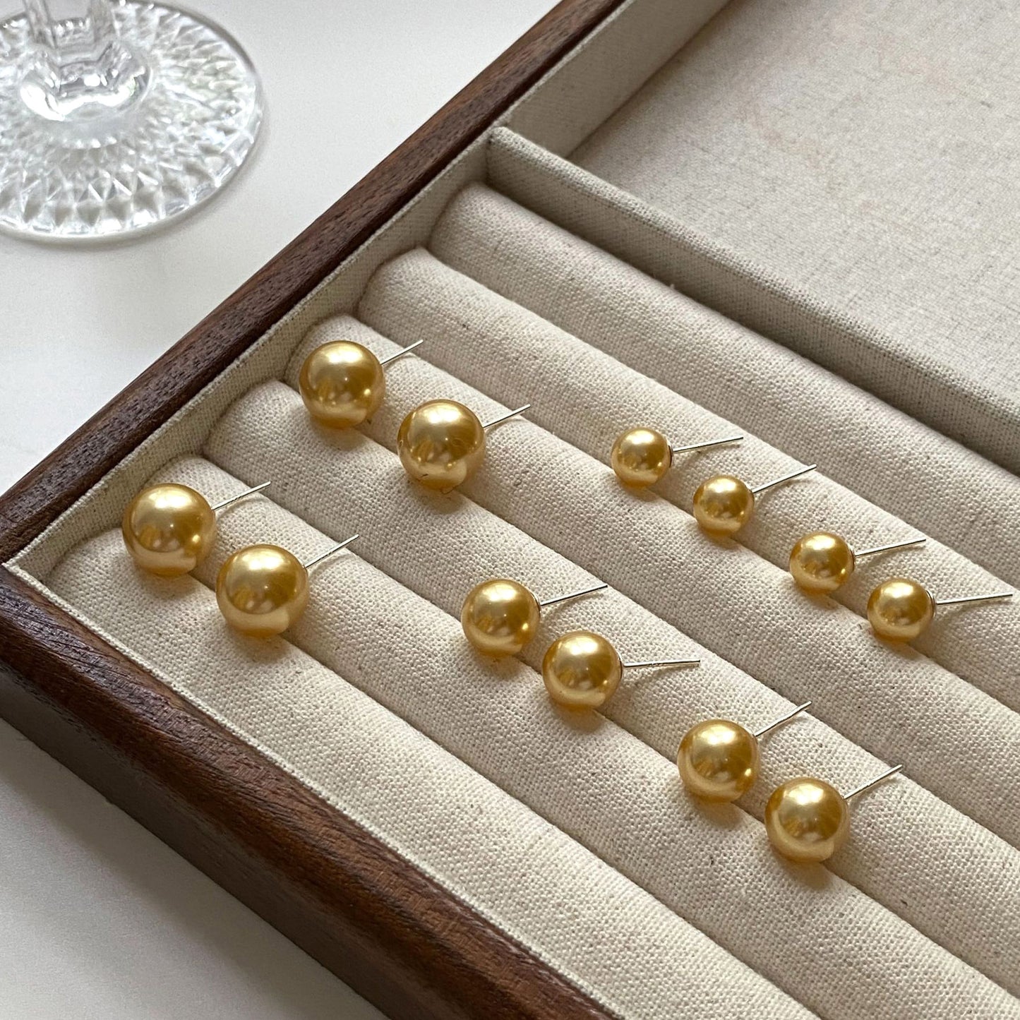 Large Pearl Stud Earrings For Women Personalized Retro Style Light Luxury